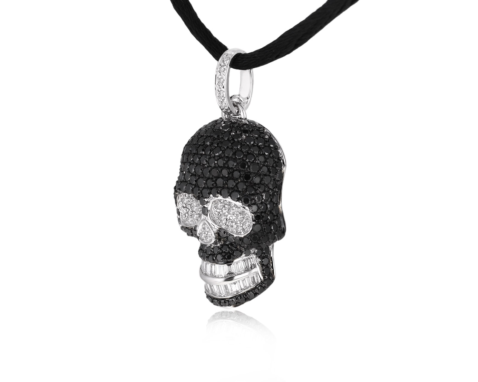 Золотой кулон с бриллиантами 3.69ct