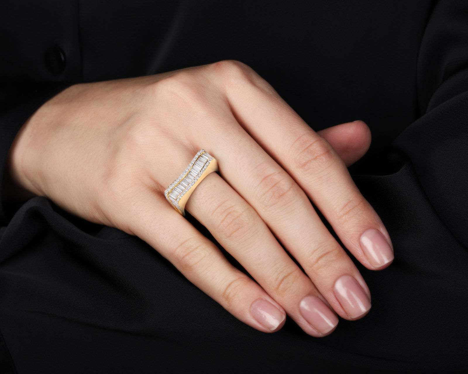 Золотое кольцо с бриллиантами 2.03ct