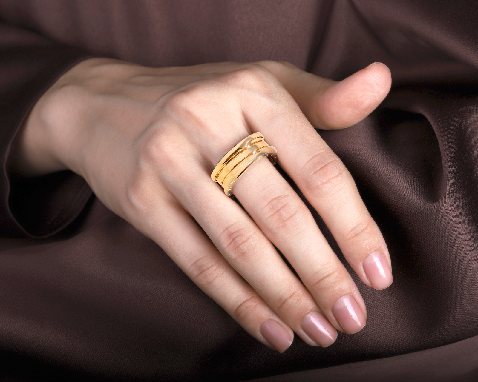 Оригинальное золотое кольцо Bvlgari B.Zero1