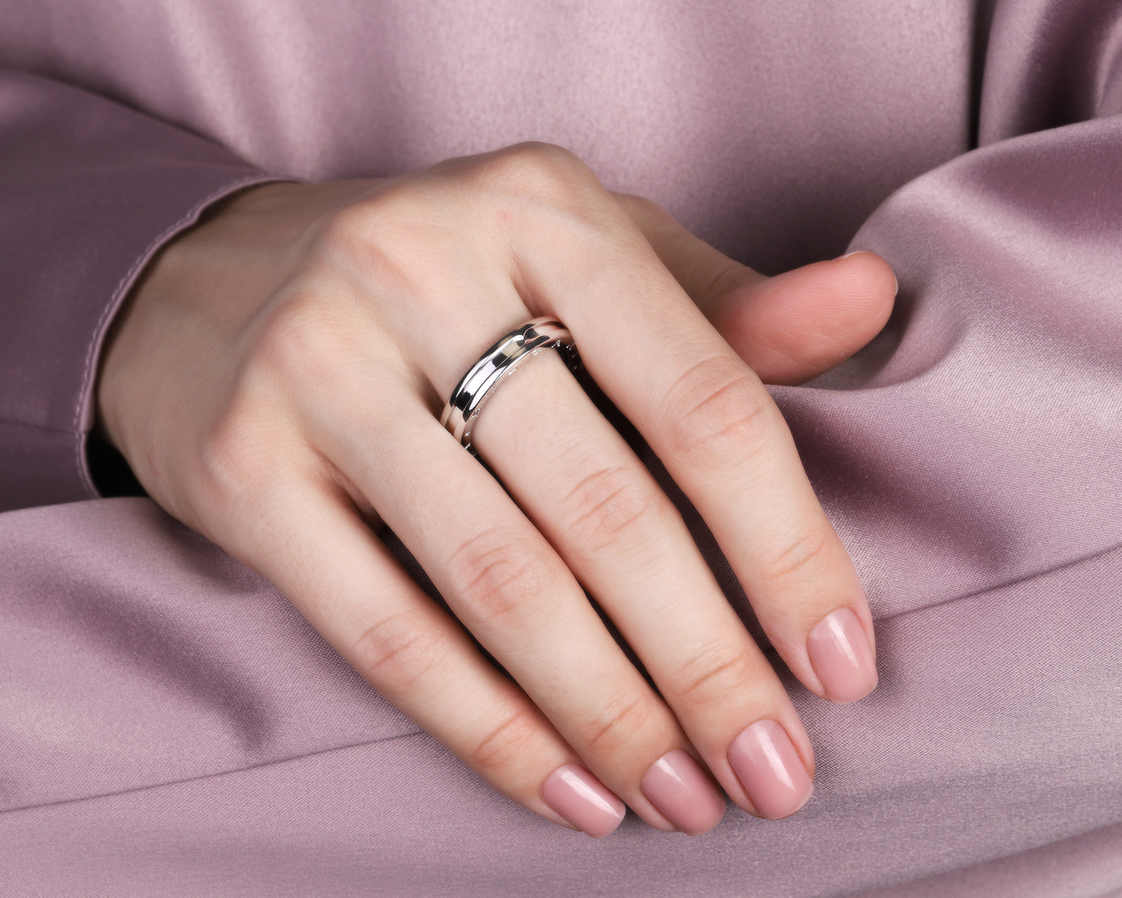 Оригинальное золотое кольцо Bvlgari B.Zero1