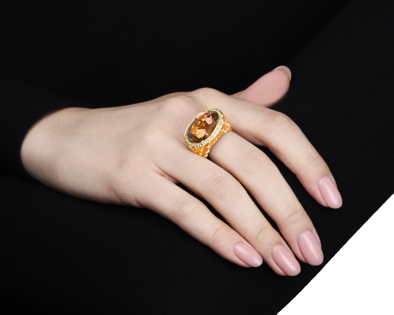Превосходное золотое кольцо с кварцем 9.80ct