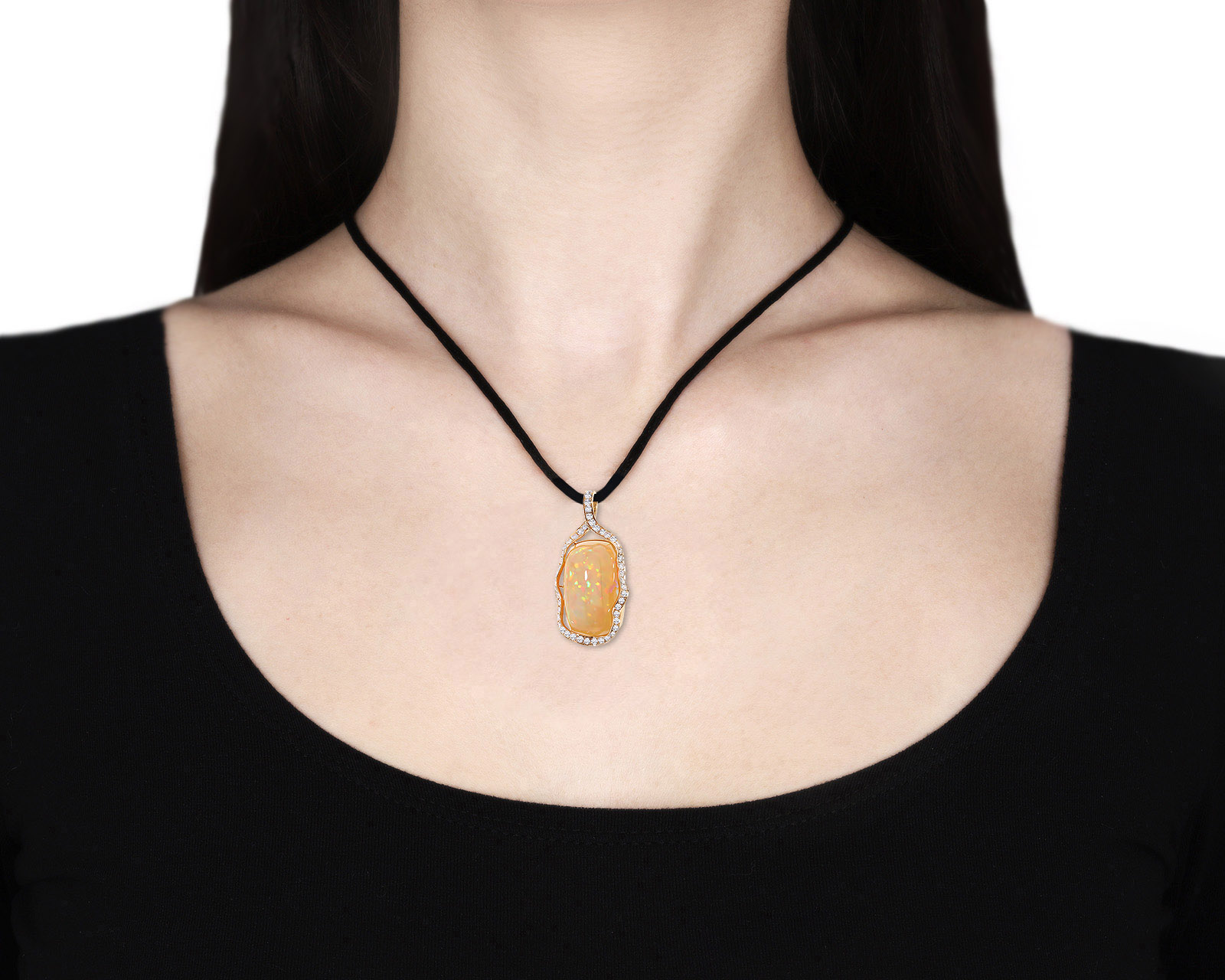 Праздничный золотой кулон с благородным опалом 23.04ct