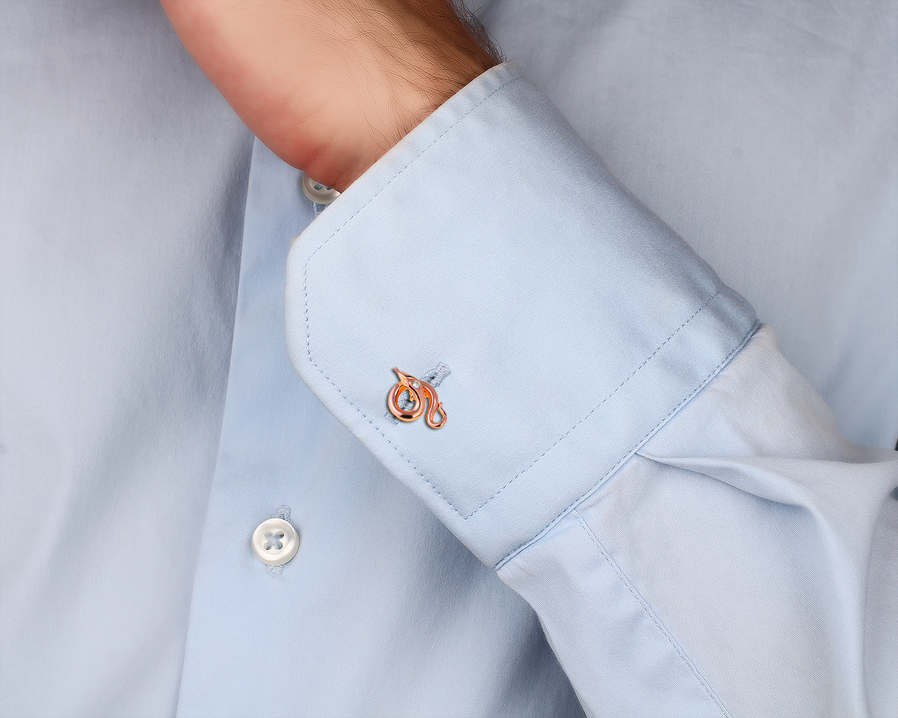 Оригинальные золотые запонки с бриллиантами 0.07ct Boucheron Snake