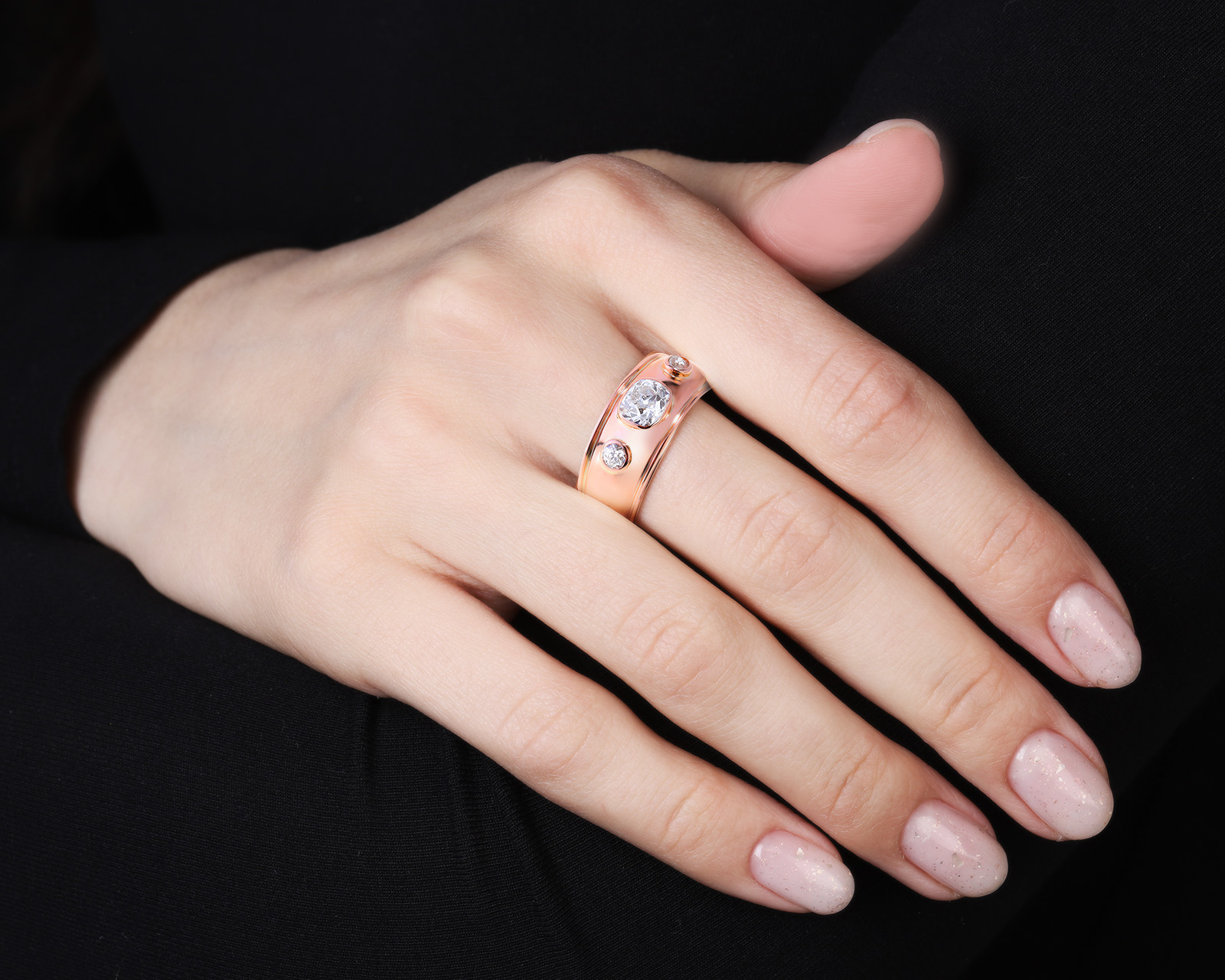 Изысканное золотое кольцо с бриллиантами 1.10ct