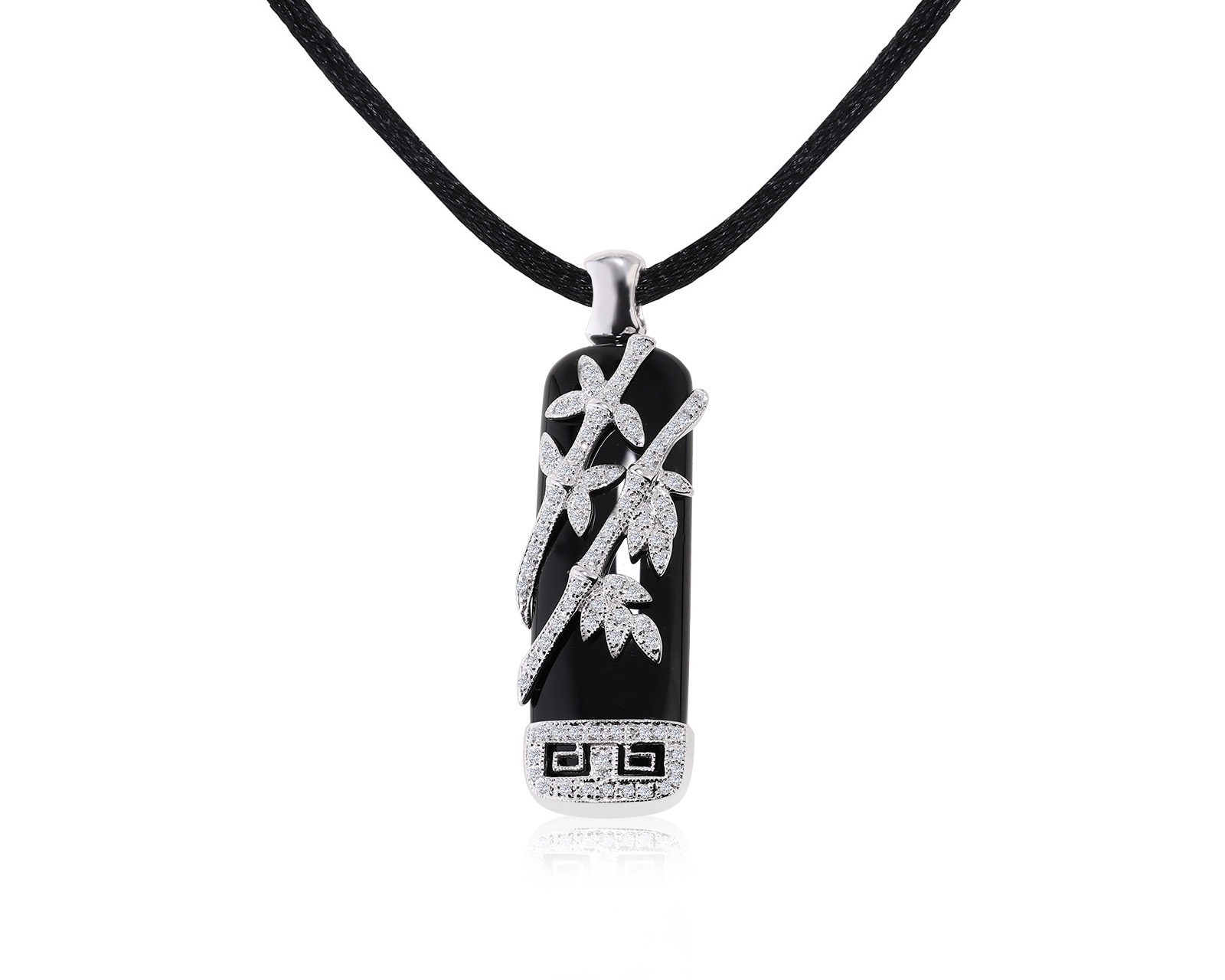 Прелестный золотой кулон с ониксом 15.80ct 070622/14