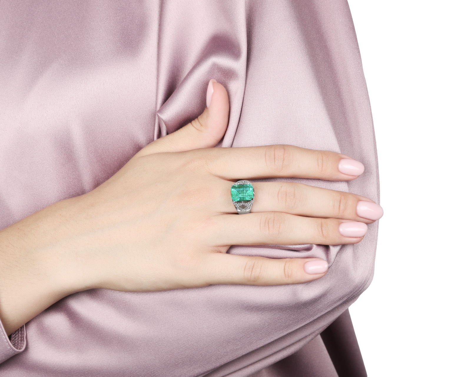 Завораживающее золотое кольцо с изумрудом 6.66ct