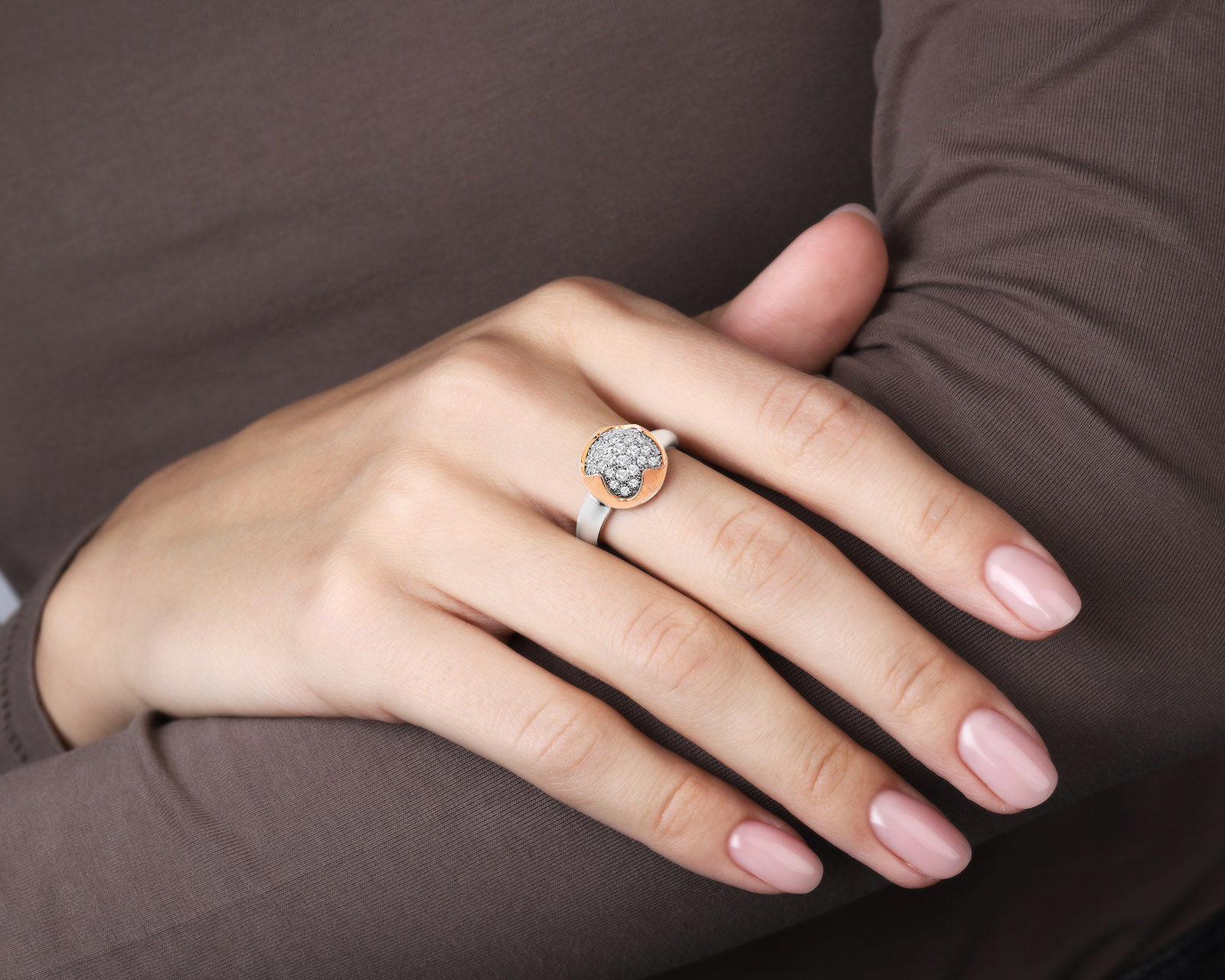 Оригинальное золотое кольцо с бриллиантами 0.57ct Chimento