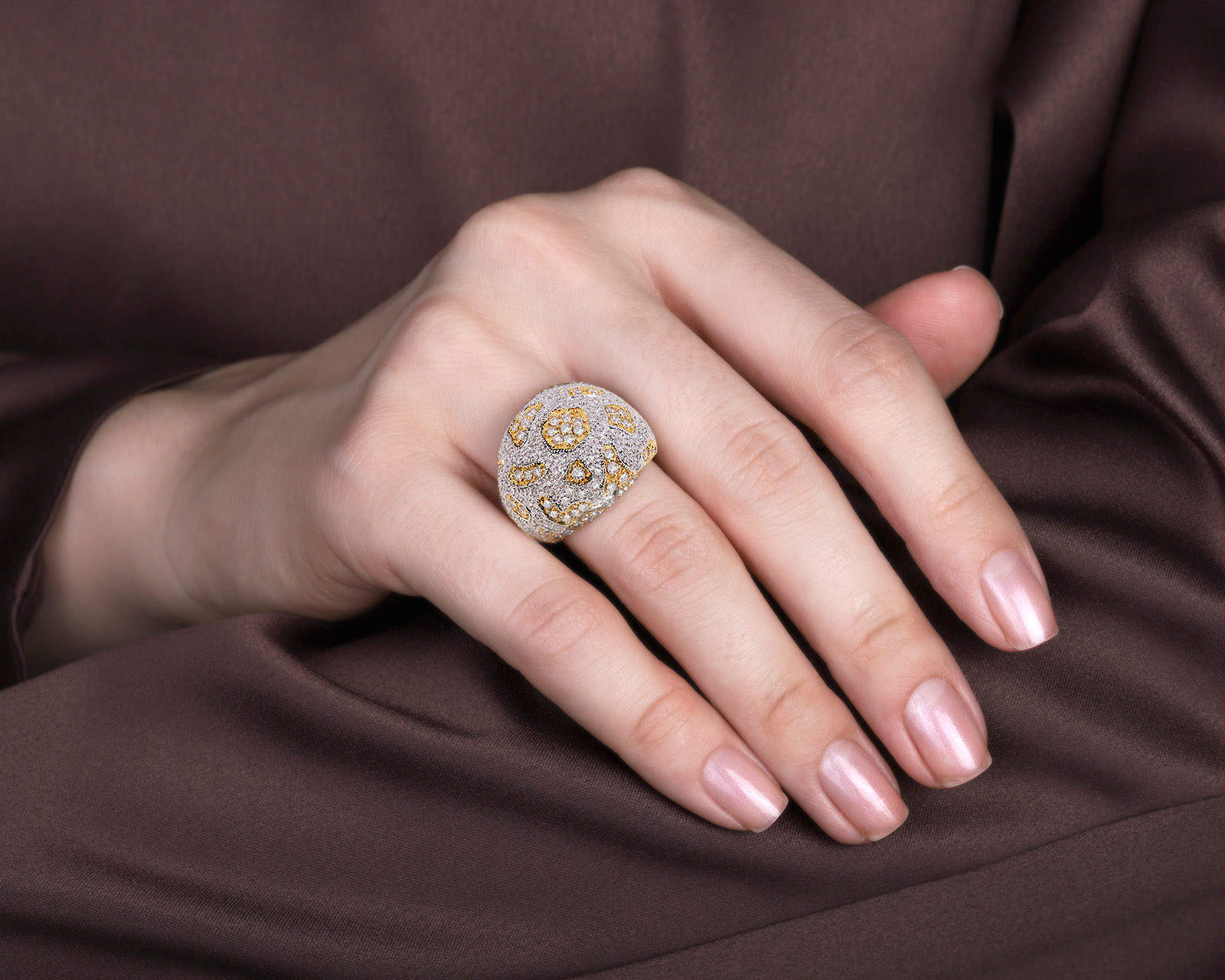 Золотое кольцо с бриллиантами 1.57ct