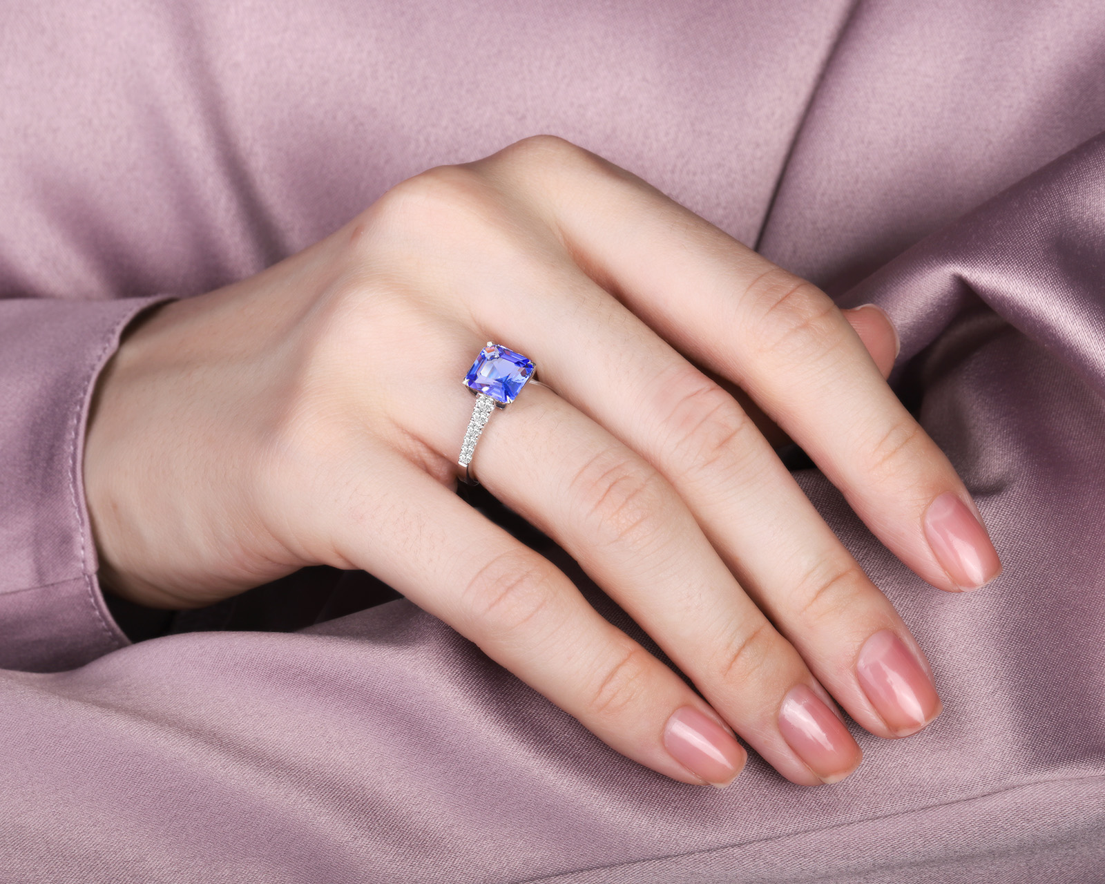 Оригинальное золотое кольцо с танзанитом 2.70ct Lykov`s Jewellery