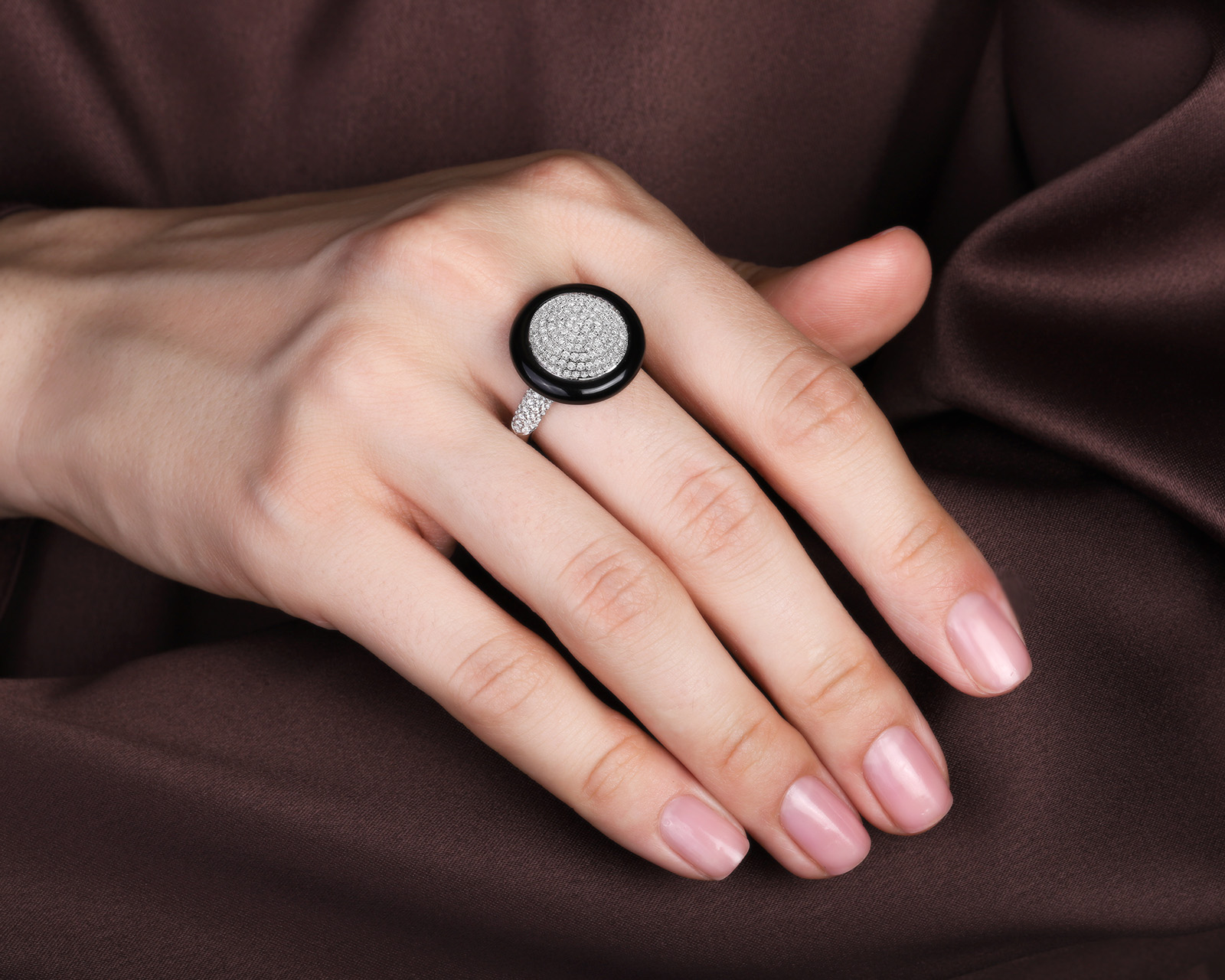 Оригинальное золотое кольцо с черным ониксом 1.18ct Roberto Bravo