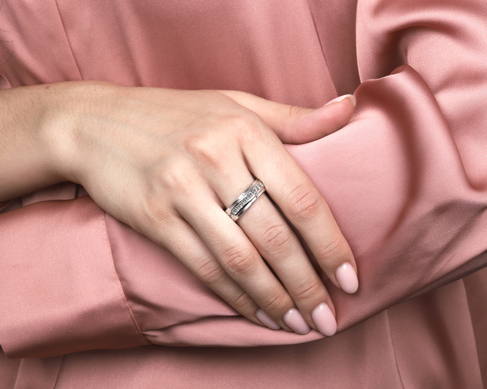 Прелестное золотое кольцо с бриллиантами 3.25ct