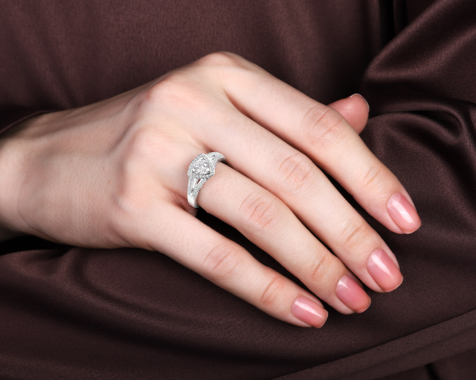 Оригинальное золотое кольцо с бриллиантами 0.69ct Mauboussin