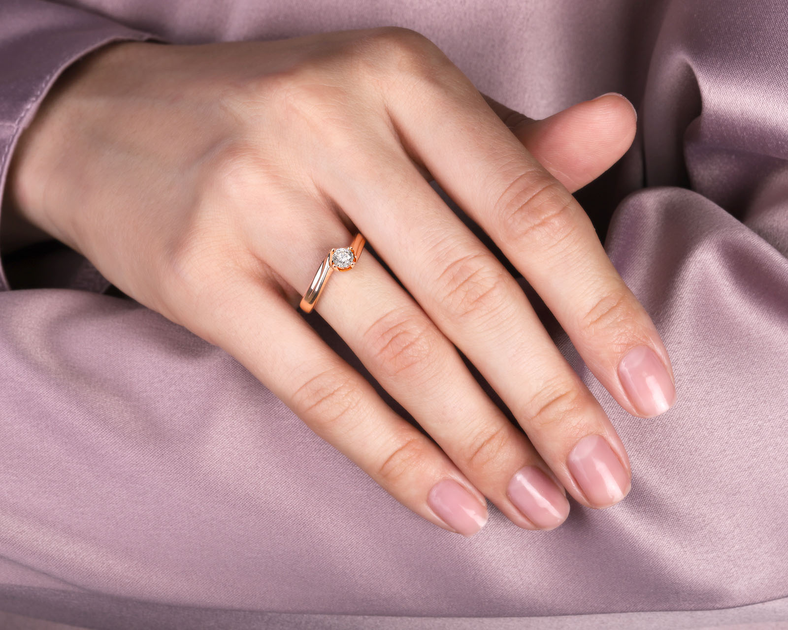 Оригинальное золотое кольцо с бриллиантом 0.25ct МЮЗ