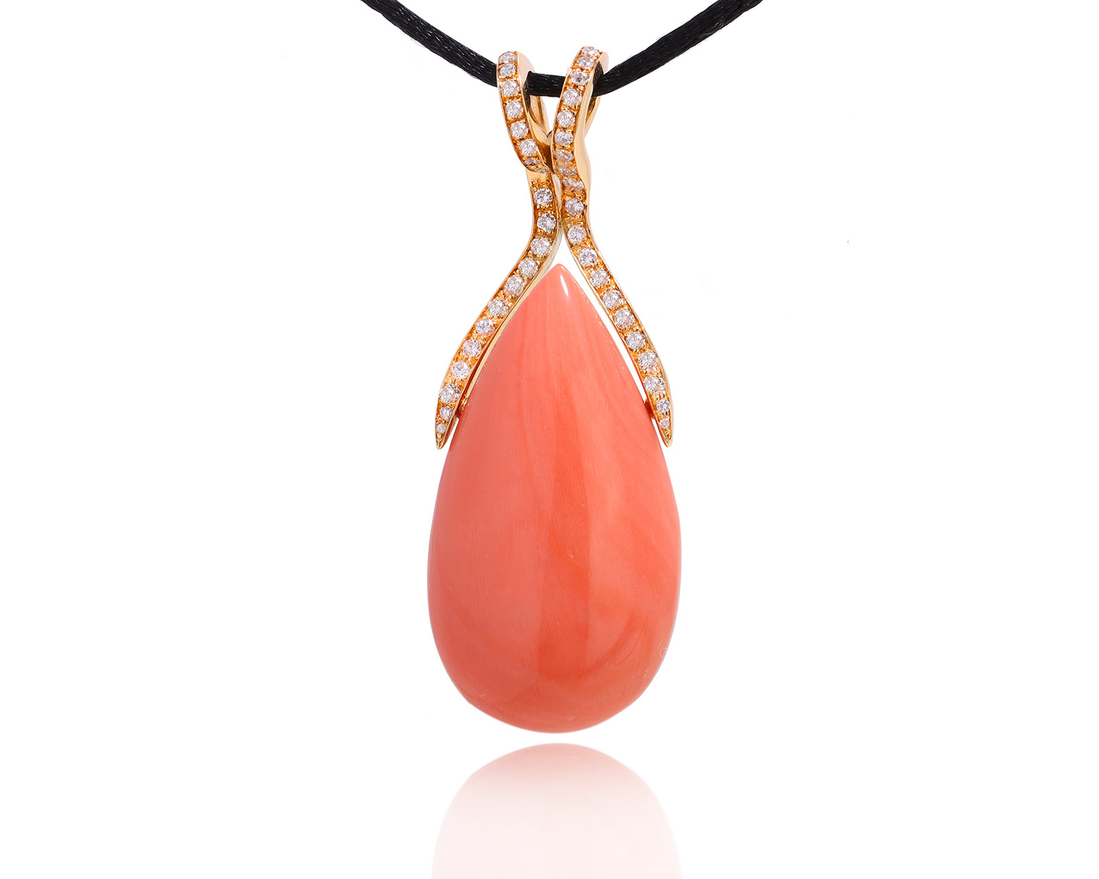 Оригинальный золотой кулон с кораллом 67.20ct Wiemann Willy