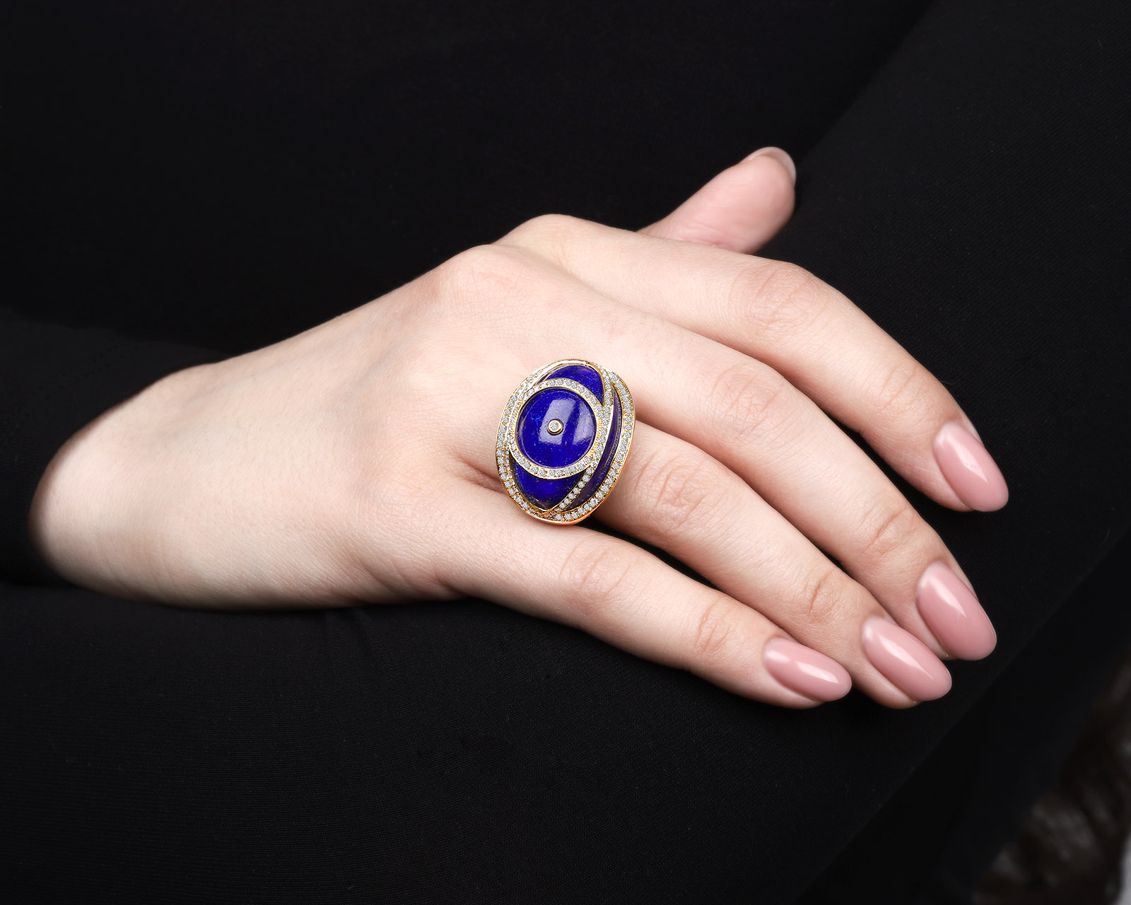 Потрясающее золотое кольцо с лазуритом 35.60ct