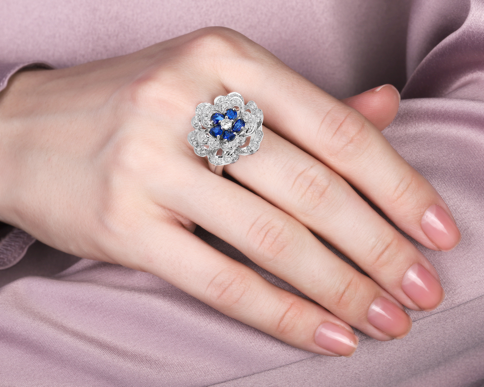 Золотое кольцо с сапфирами 1.25ct и бриллиантами 0.16ct