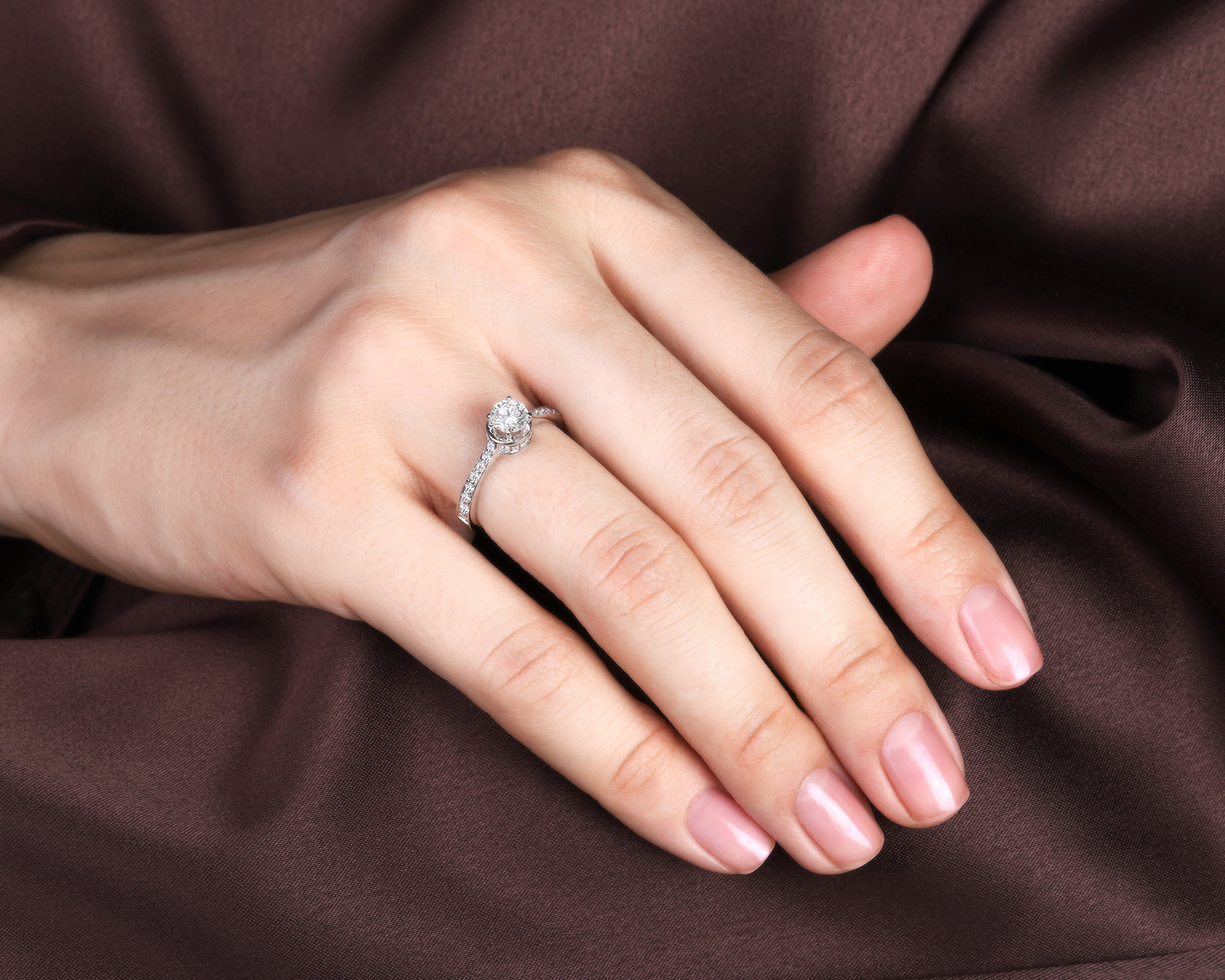 Оригинальное золотое кольцо с бриллиантами 0.79ct Damiani