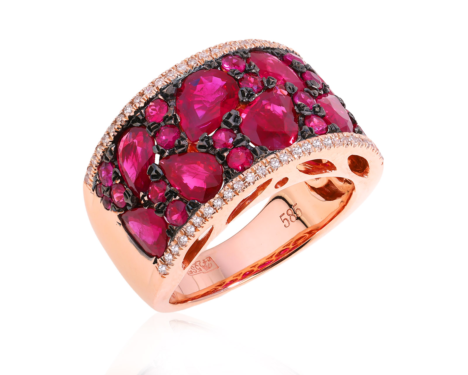 Золотое кольцо с рубинами 6.48ct и бриллиантами 0.16ct