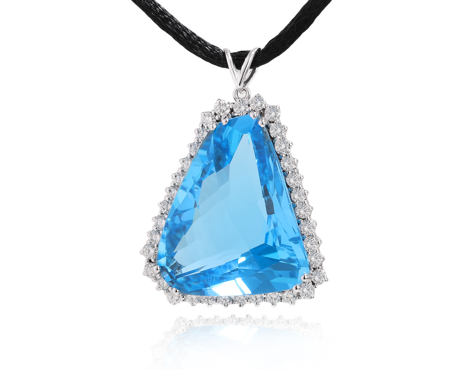 Золотой кулон с топазом 33.57ct и бриллиантами 1.05ct 160525/2