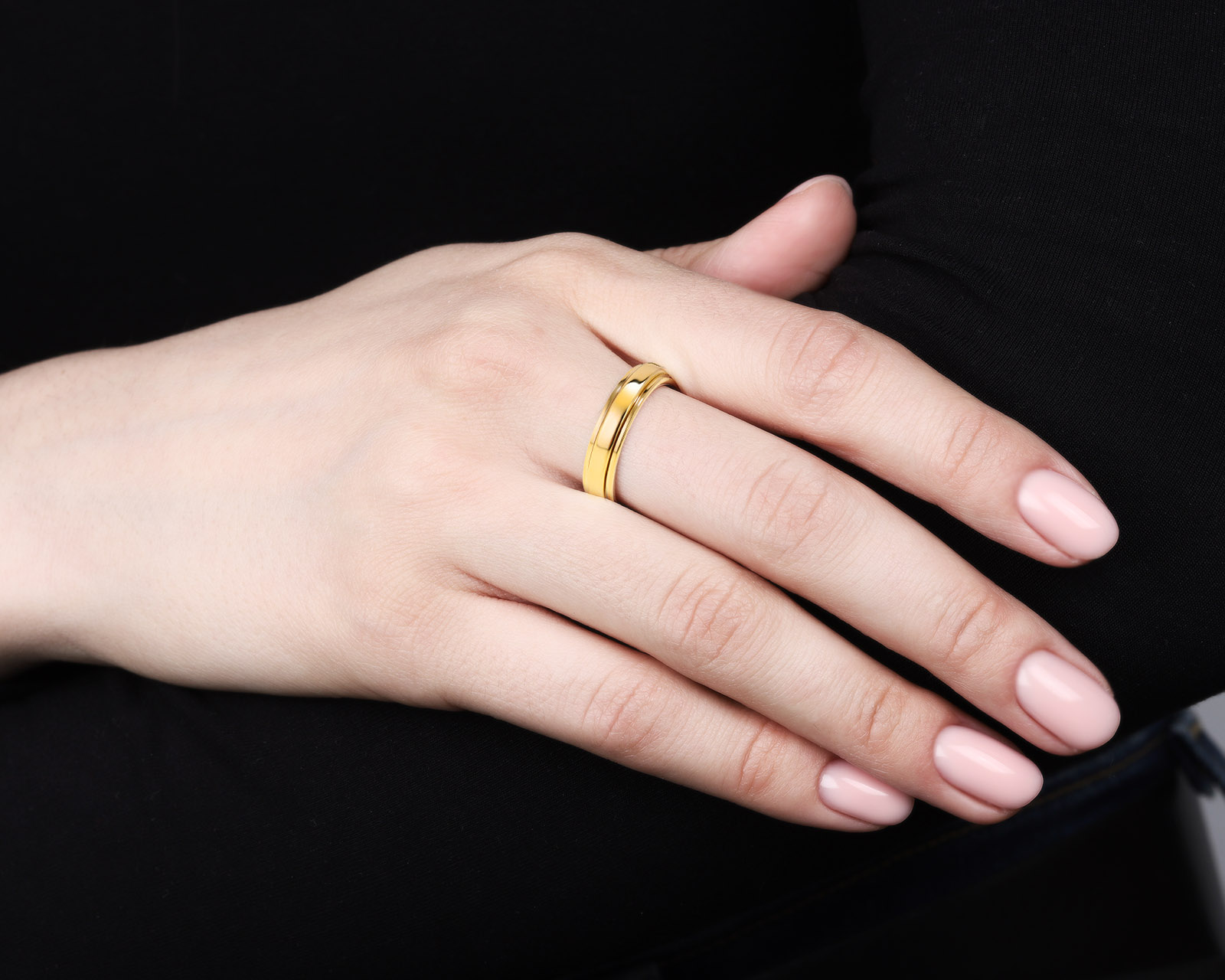 Оригинальное золотое кольцо Piaget Possession