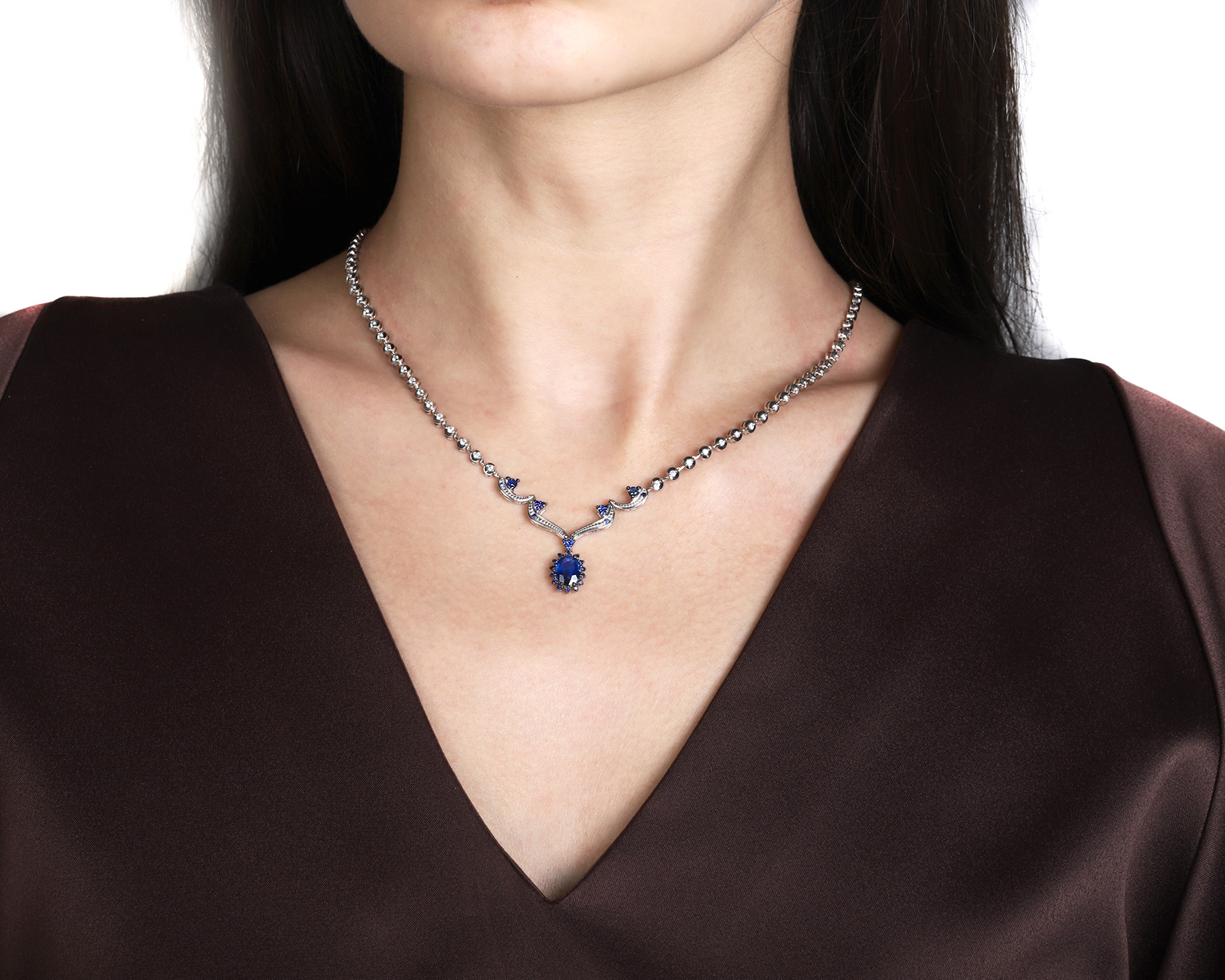 Золотое колье с сапфирами 1.39ct и бриллиантами 0.64ct