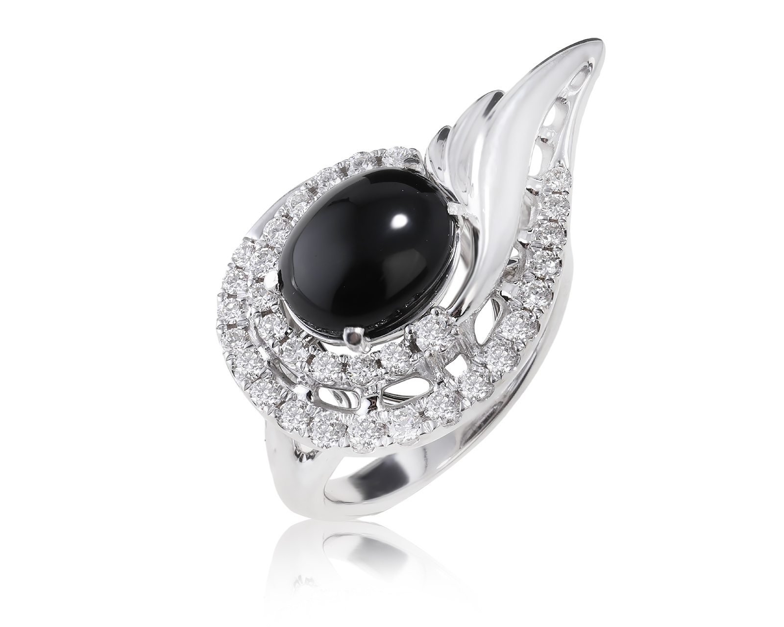 Золотое кольцо с ониксом 2.23ct и бриллиантами 0.52ct 140124/1