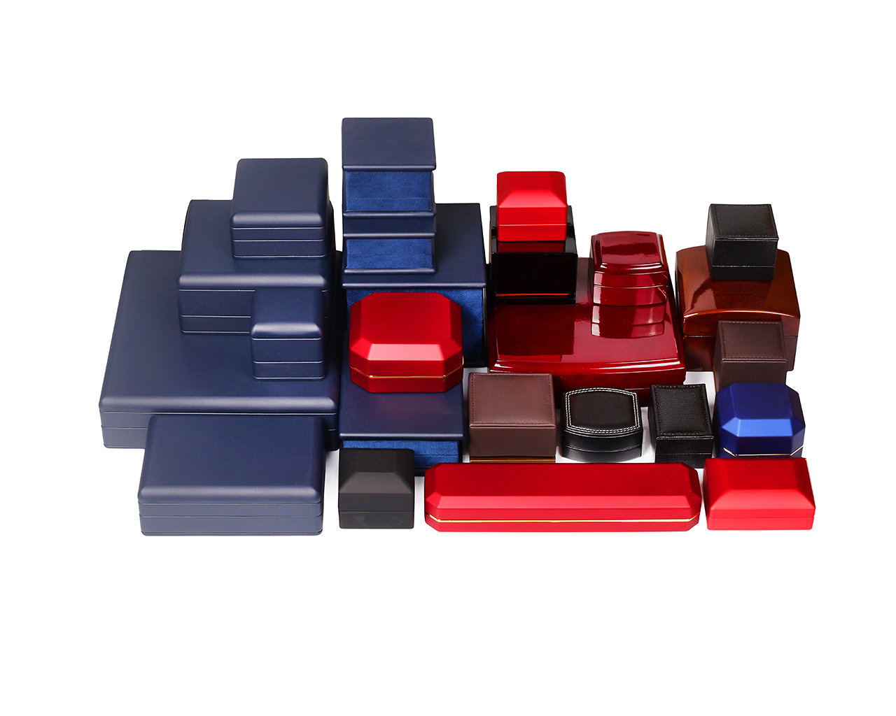 Красивое золотое кольцо с бриллиантами 1.20ct