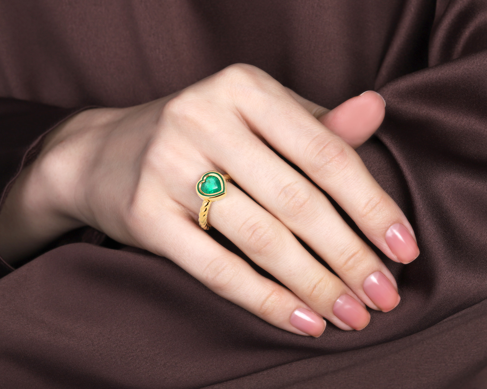 Золотое кольцо с изумрудом 1.34ct Evgeny Matveev